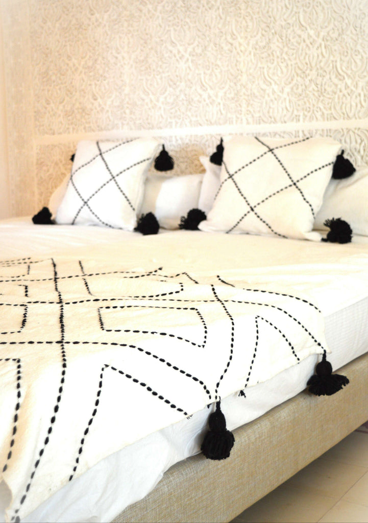 Black & White Beni Ourain Style Moroccan Handwoven Bed-End Cover Blanket,Black & White Beni Ourain Style Moroccan Handwoven Bed-End Cover Blanket