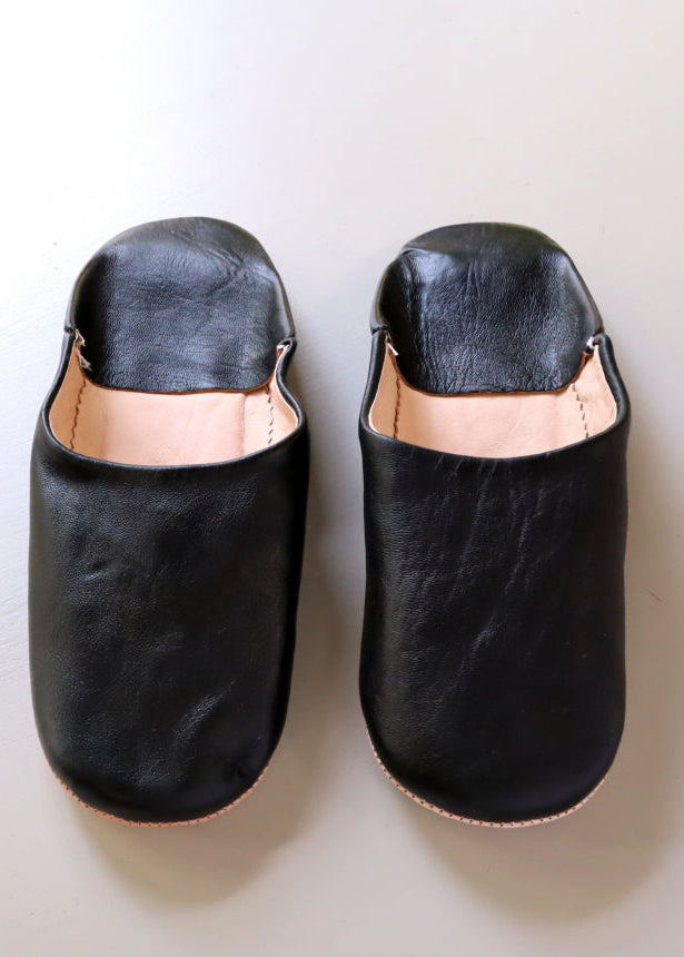 Men Black Plain Leather Slippers- Babouche - Maison De Marrakech