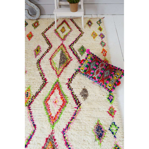 FREE SHIPPING>> Vintage Moroccan Boucherouite Rug, Beni Ouirain Moroccan Rug No. 31, 6.1 x 3.8 ft. - Maison De Marrakech